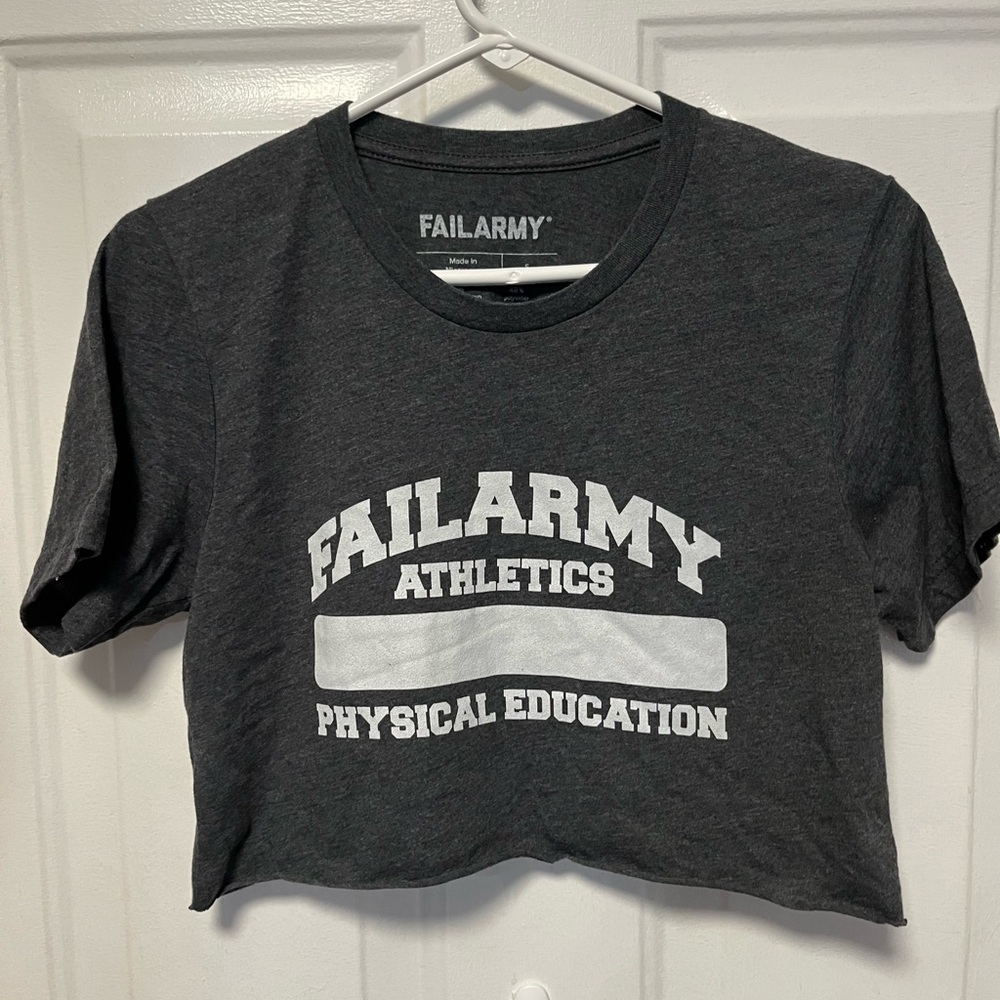 Fail army Dark Gray cropped Tee with White Print size small